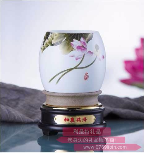 和衷共濟(jì)（玉映砂旋轉(zhuǎn)筆筒）