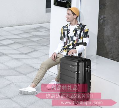 TC7*09002 四輪旋轉(zhuǎn)拉桿箱66/24-黑色