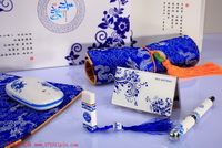 青花瓷套裝(陶瓷筆+名片盒+鼠標(biāo)墊+2GU盤+無線鼠標(biāo))